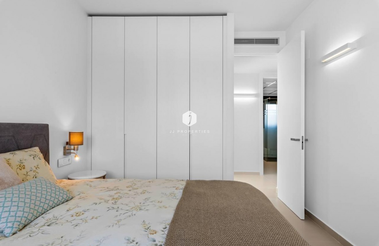 Tweedehands - Villa -
Orihuela Costa - Campoamor