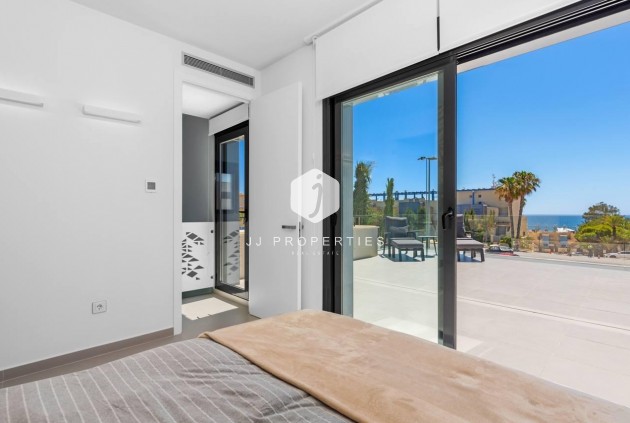 Tweedehands - Villa -
Orihuela Costa - Campoamor