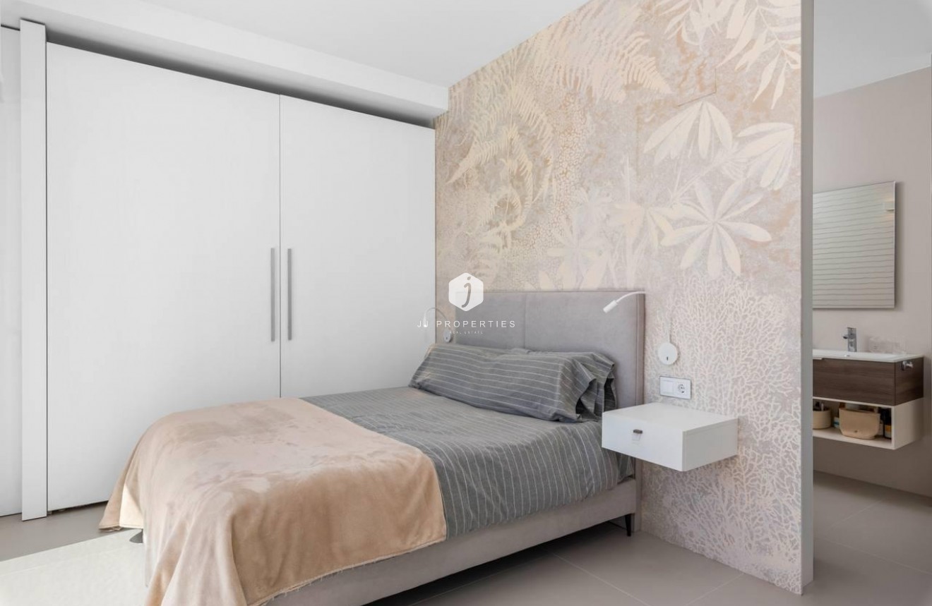 Tweedehands - Villa -
Orihuela Costa - Campoamor