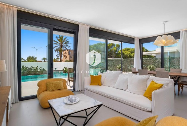 Tweedehands - Villa -
Orihuela Costa - Campoamor