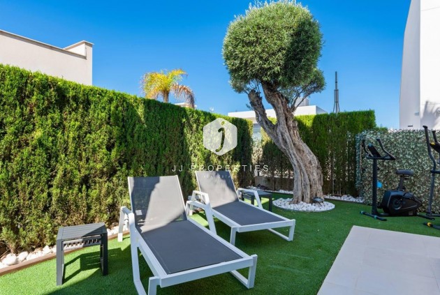 Tweedehands - Villa -
Orihuela Costa - Campoamor