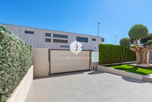 Tweedehands - Villa -
Orihuela Costa - Campoamor