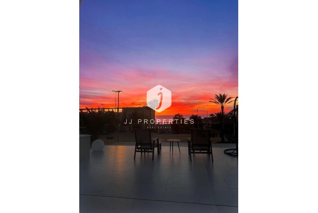 Tweedehands - Villa -
Orihuela Costa - Campoamor