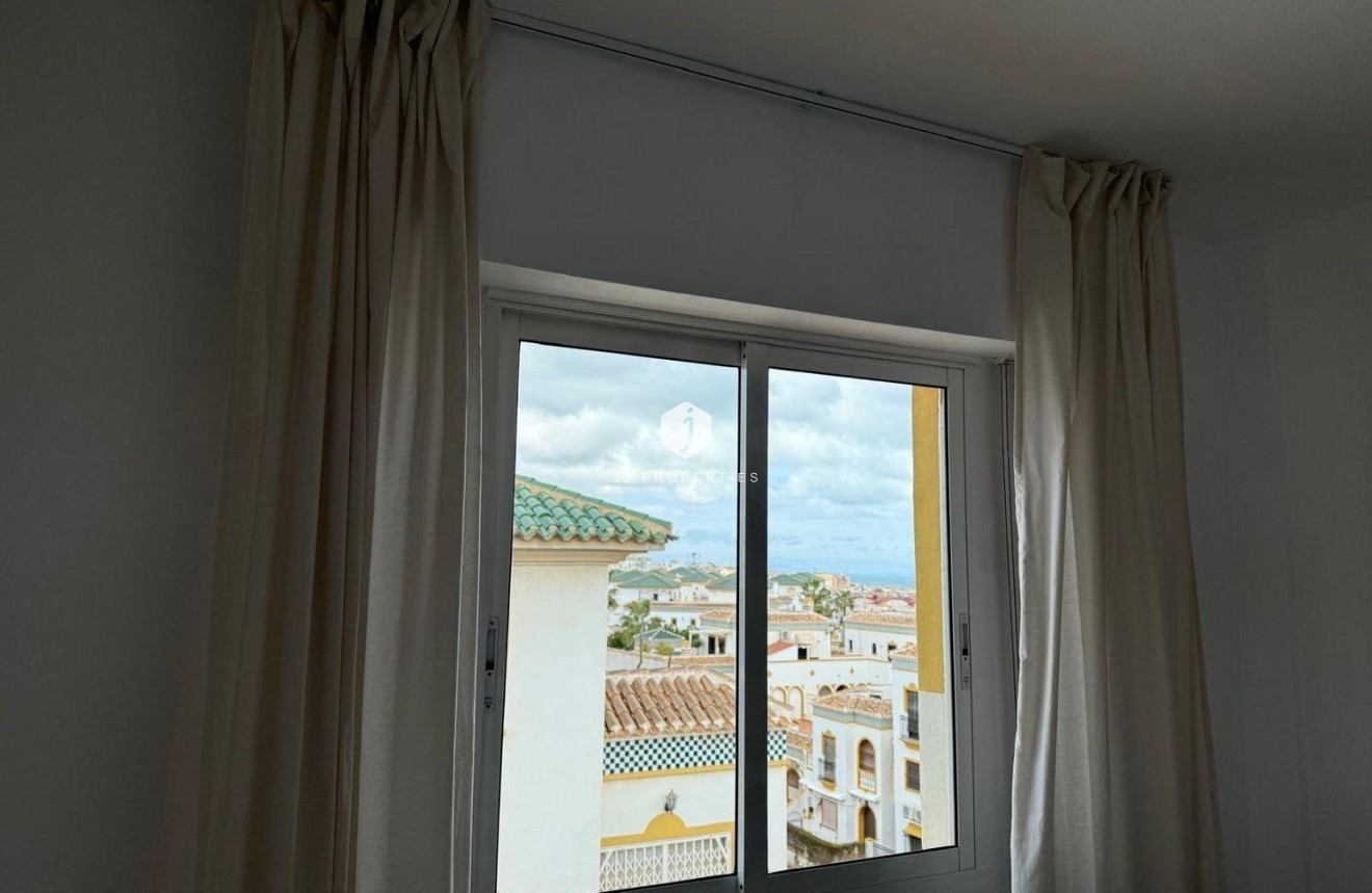 Segunda mano - Bungalow -
Torrevieja - Cañada Del Molino