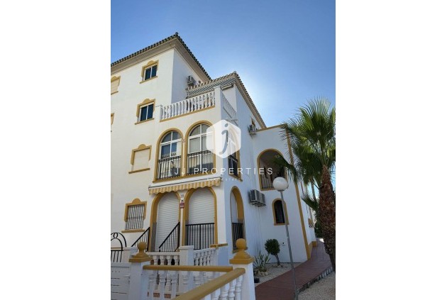 Segunda mano - Bungalow -
Torrevieja - Cañada Del Molino