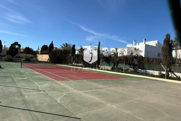 Segunda mano - Bungalow -
Torrevieja - Cañada Del Molino