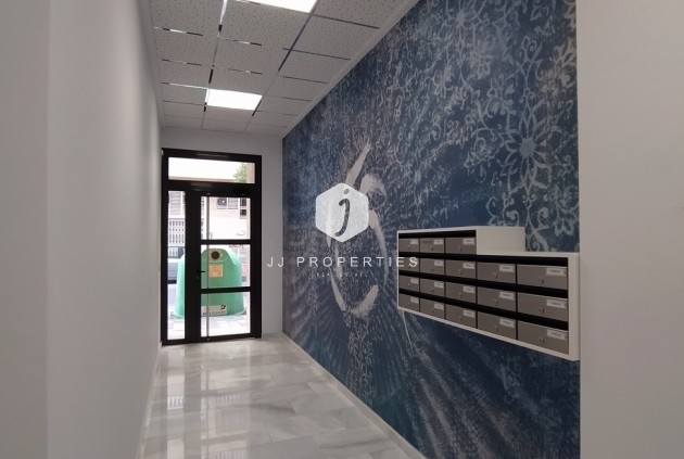 Segunda mano - Apartamento / piso -
Torrevieja - CENTRE PLAYA DEL CURA LAS PISCINAS