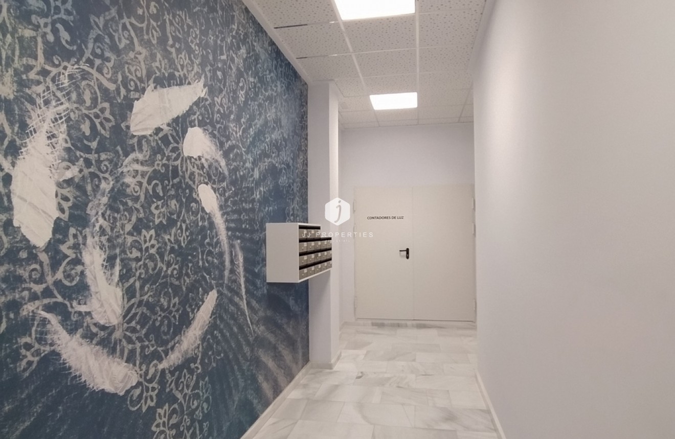 Segunda mano - Apartamento / piso -
Torrevieja - CENTRE PLAYA DEL CURA LAS PISCINAS