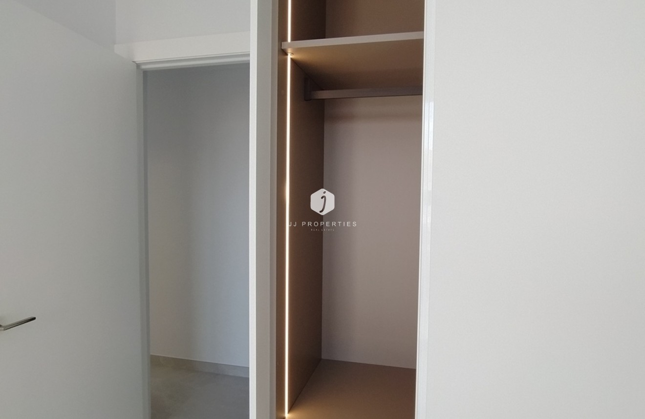 Segunda mano - Apartamento / piso -
Torrevieja - CENTRE PLAYA DEL CURA LAS PISCINAS