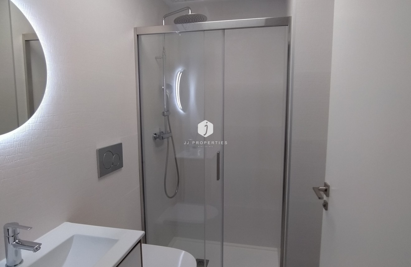 Segunda mano - Apartamento / piso -
Torrevieja - CENTRE PLAYA DEL CURA LAS PISCINAS