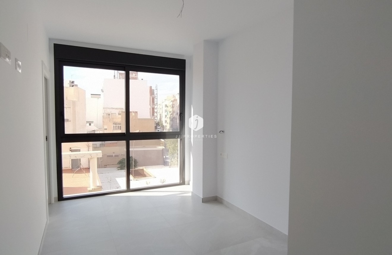 Segunda mano - Apartamento / piso -
Torrevieja - CENTRE PLAYA DEL CURA LAS PISCINAS