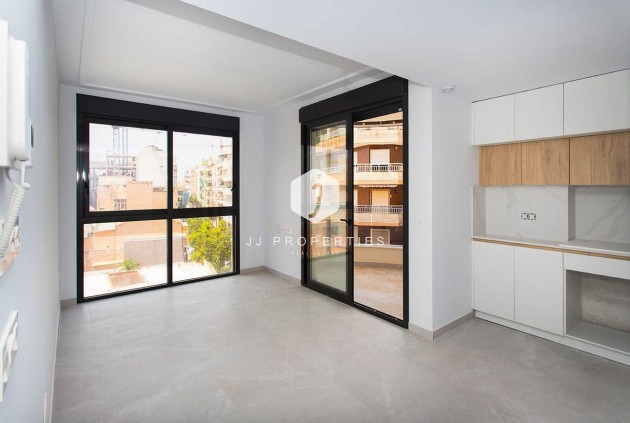 Segunda mano - Apartamento / piso -
Torrevieja - CENTRE PLAYA DEL CURA LAS PISCINAS