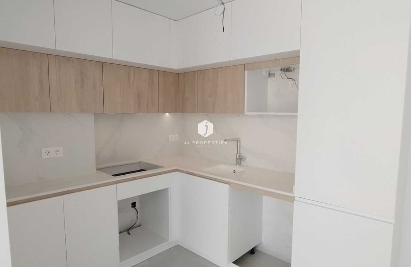 Segunda mano - Apartamento / piso -
Torrevieja - CENTRE PLAYA DEL CURA LAS PISCINAS