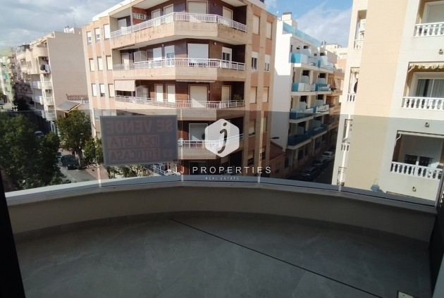 Segunda mano - Apartamento / piso -
Torrevieja - CENTRE PLAYA DEL CURA LAS PISCINAS