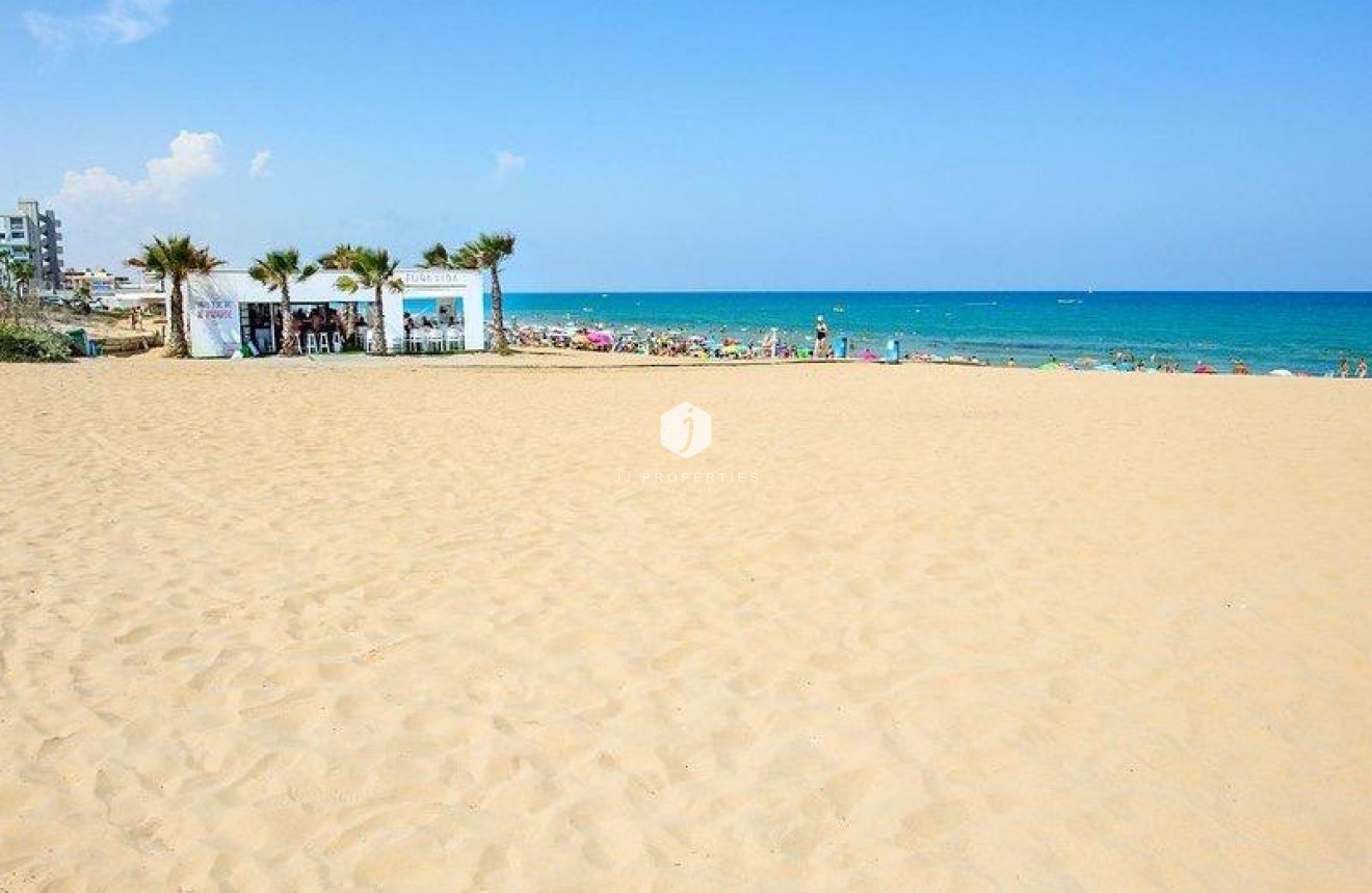 Segunda mano - Apartamento / piso -
Torrevieja - Cabo cervera