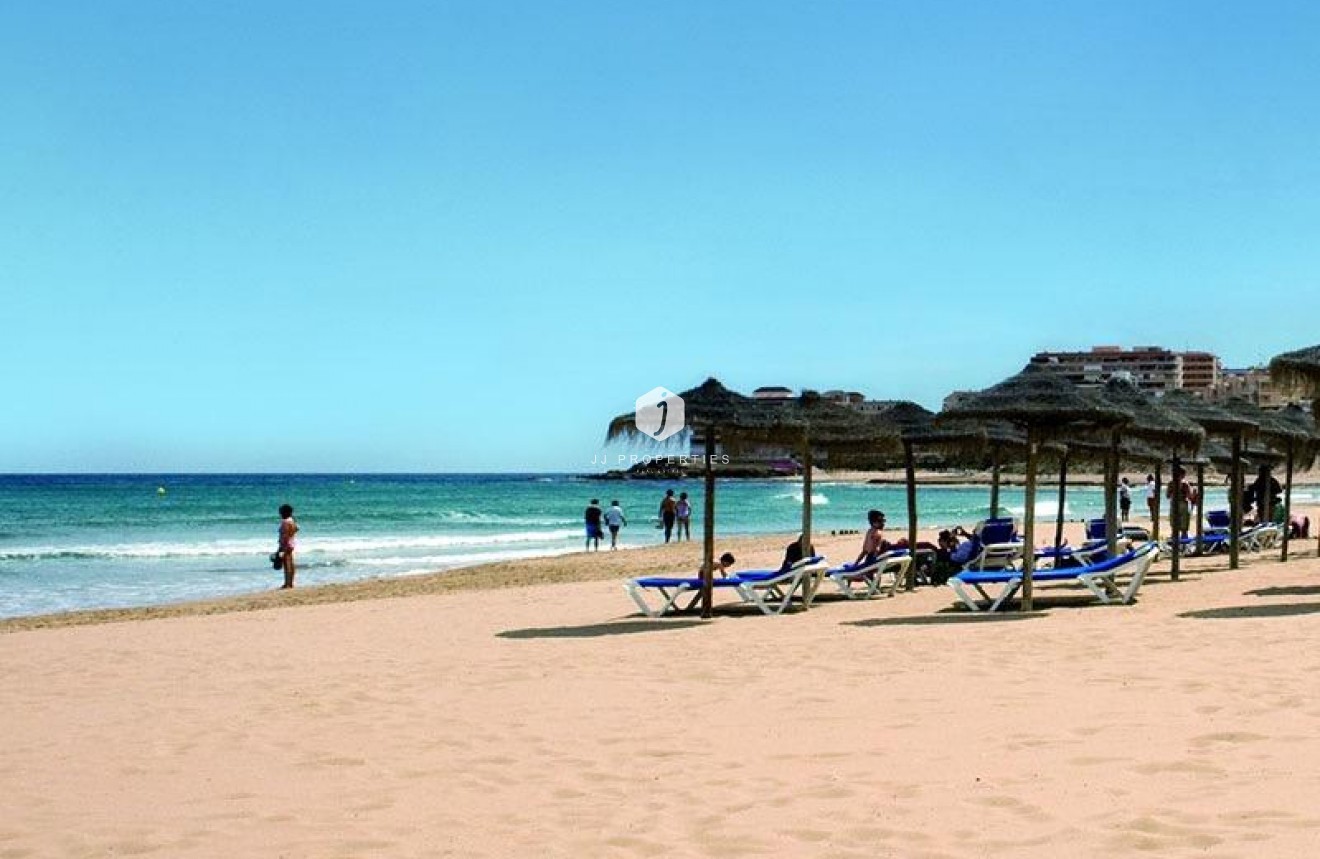 Segunda mano - Apartamento / piso -
Torrevieja - Cabo cervera