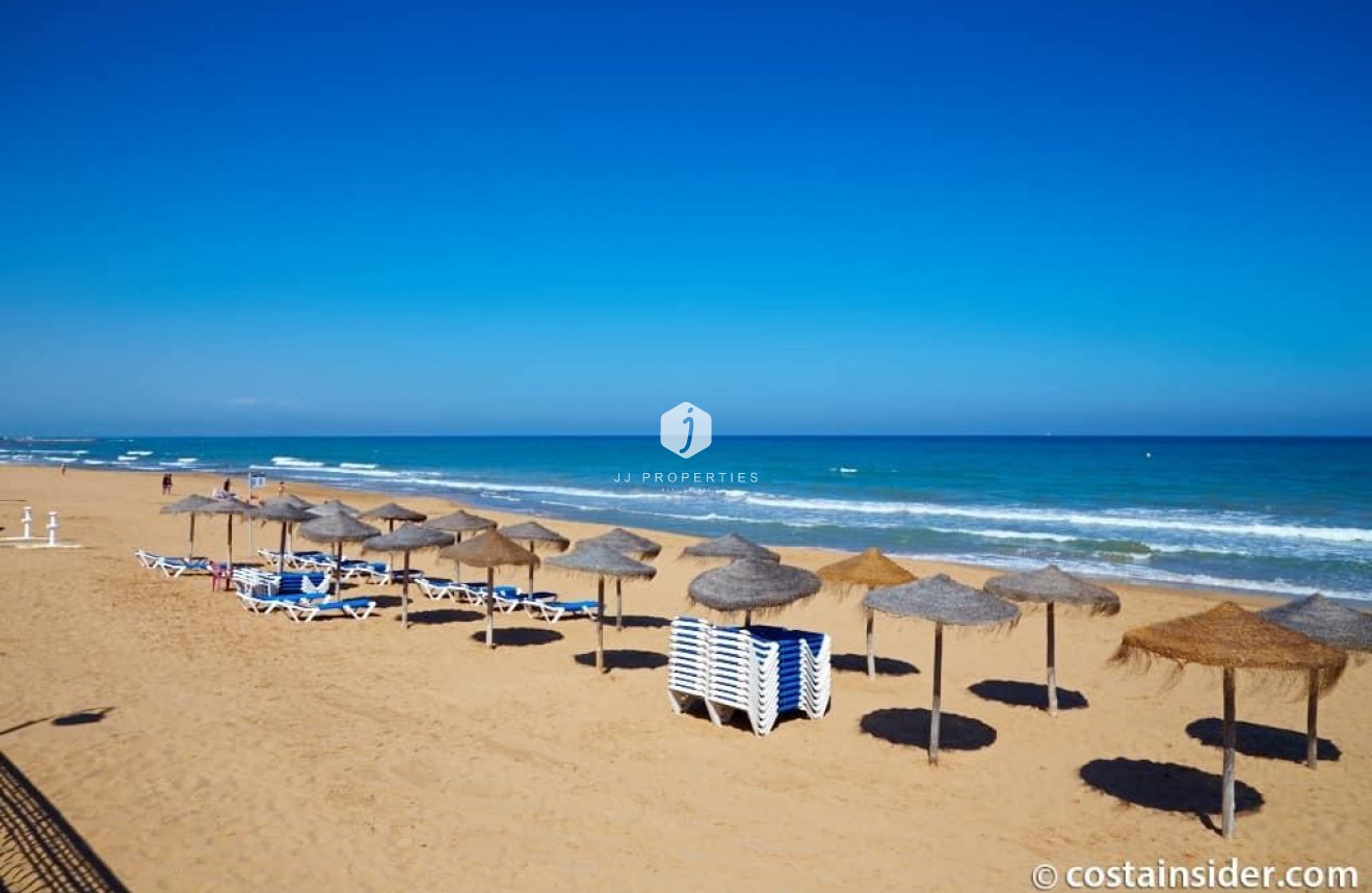 Segunda mano - Apartamento / piso -
Torrevieja - Cabo cervera