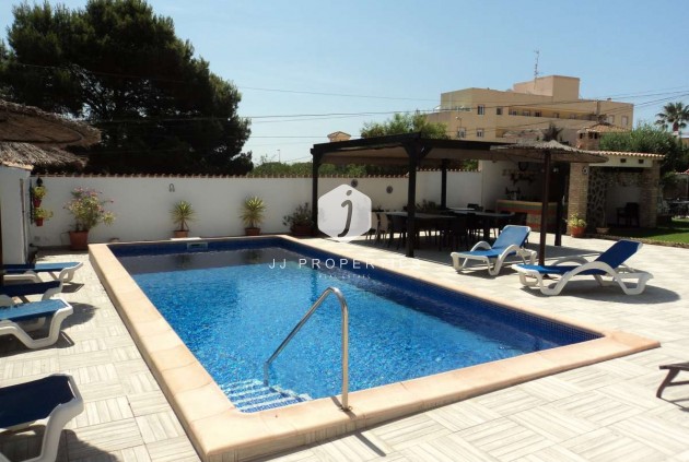D'occasion - Villa -
Orihuela Costa - Costa Blanca