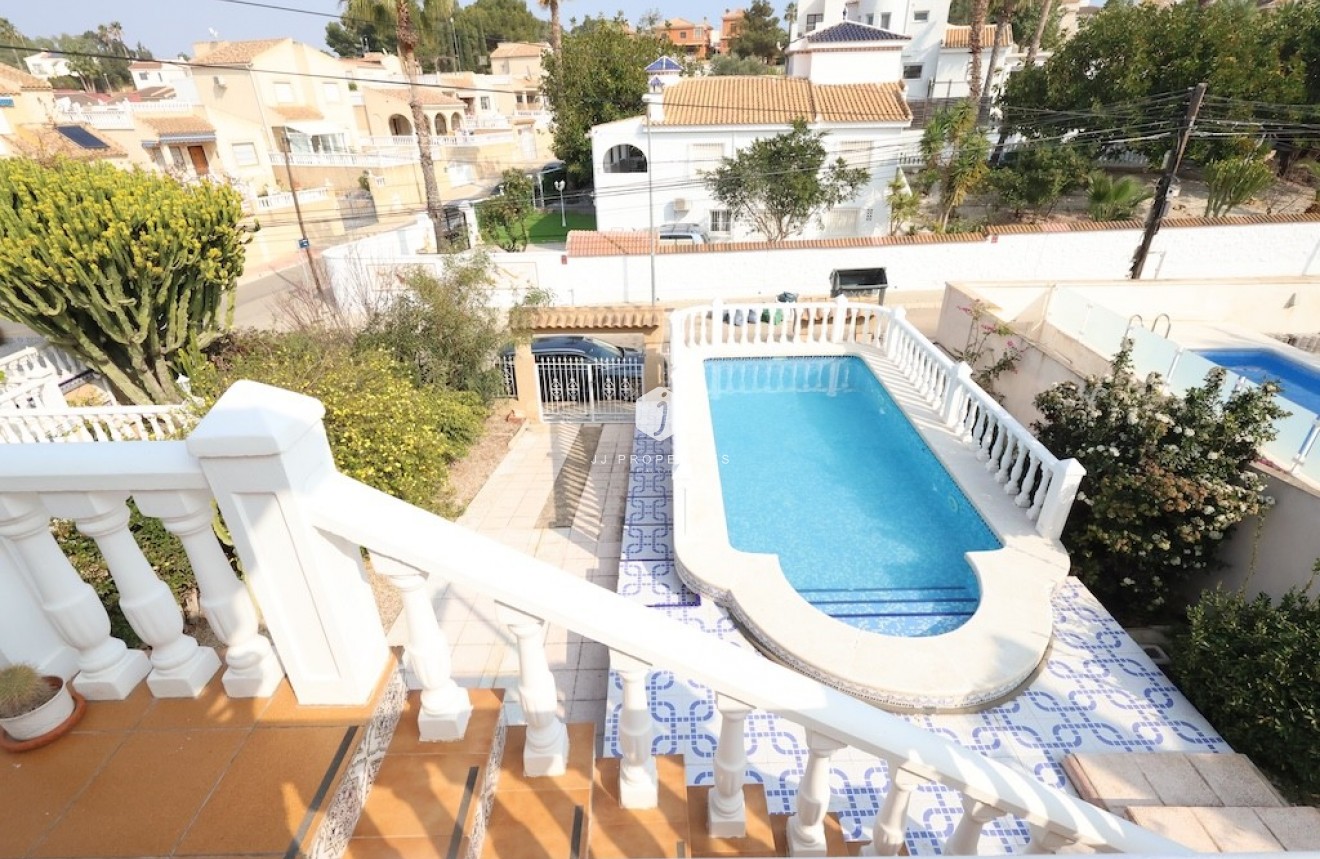 Segunda mano - Villa -
Los Balcones - Costa Blanca