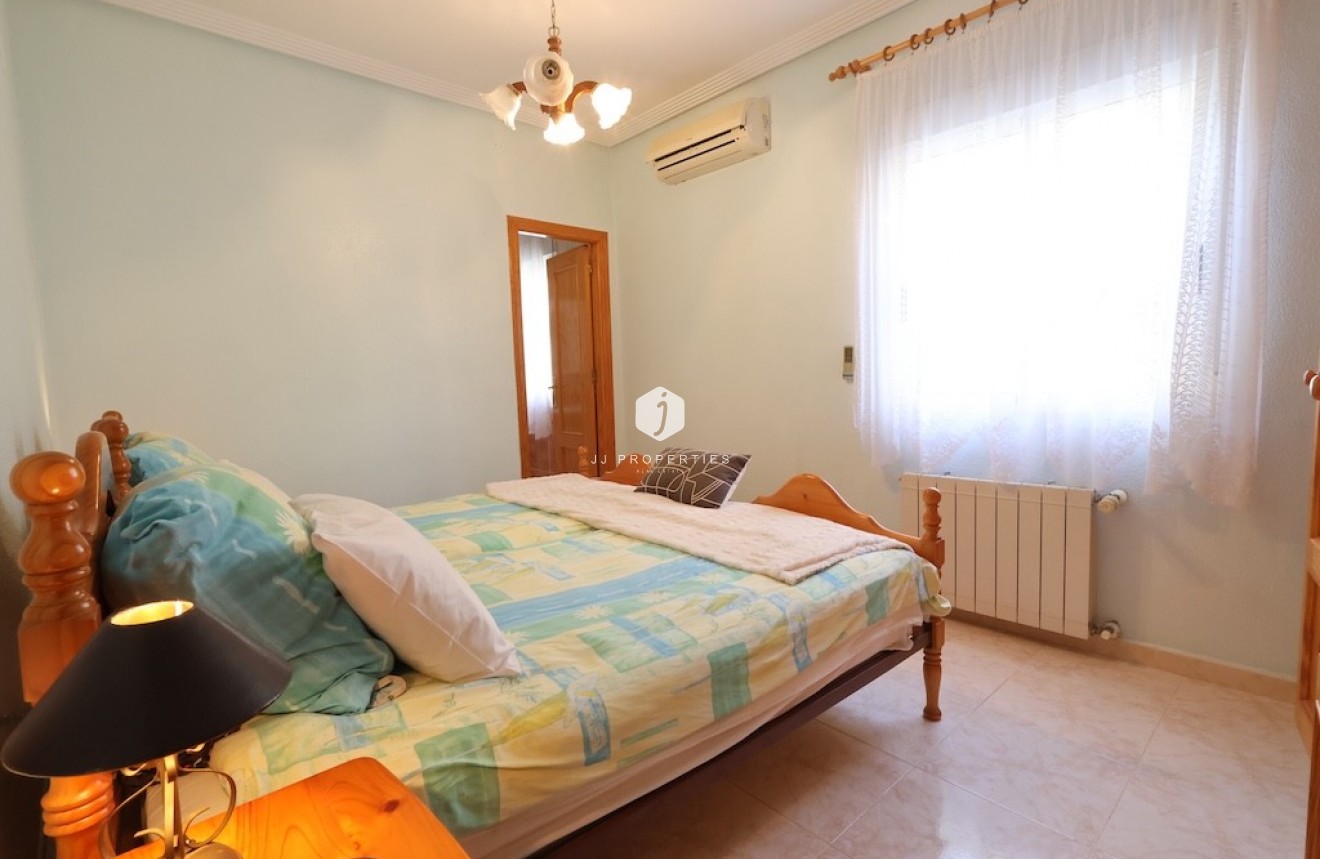 Segunda mano - Villa -
Los Balcones - Costa Blanca