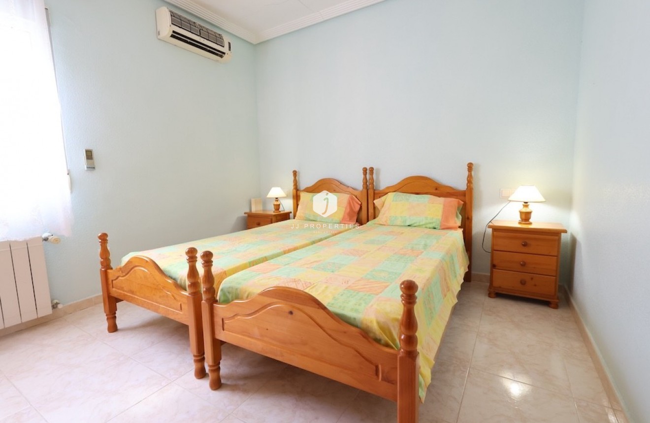 Segunda mano - Villa -
Los Balcones - Costa Blanca