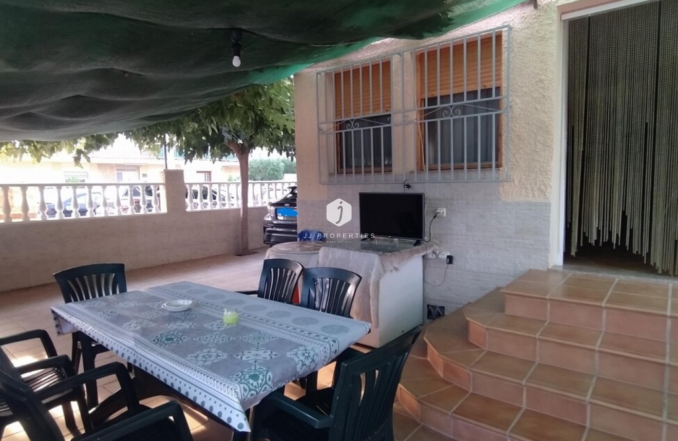 Segunda mano - Apartamento / piso -
Torrevieja - La Mata