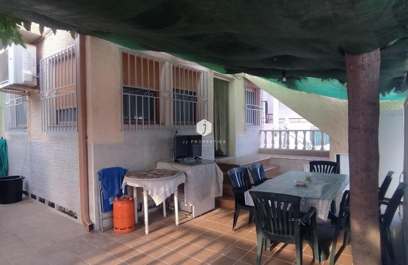 Segunda mano - Apartamento / piso -
Torrevieja - La Mata