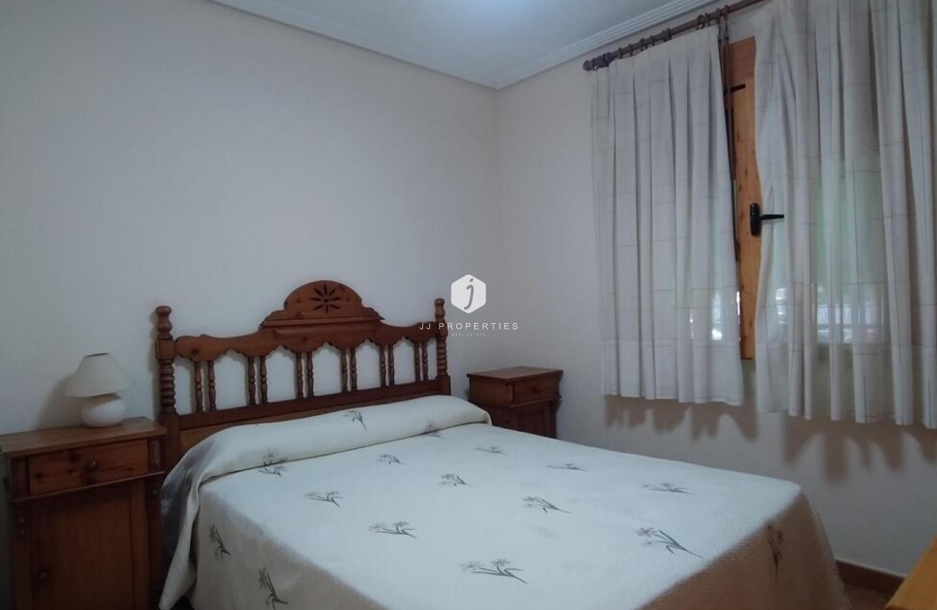 Segunda mano - Apartamento / piso -
Torrevieja - La Mata