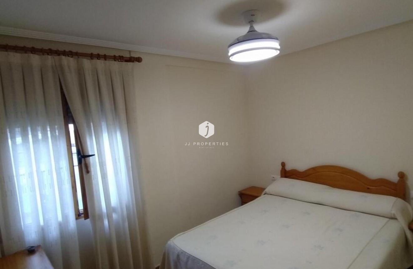 Segunda mano - Apartamento / piso -
Torrevieja - La Mata