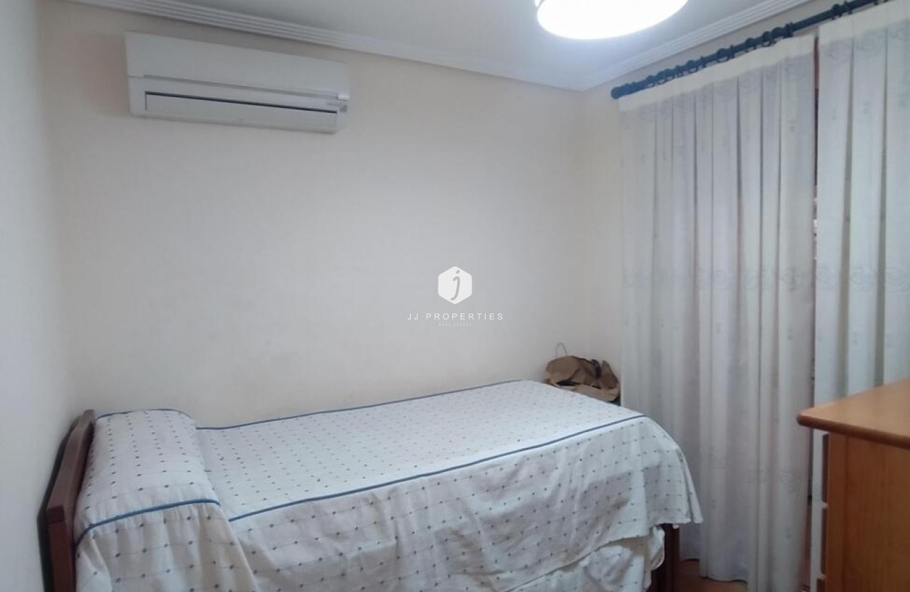 Segunda mano - Apartamento / piso -
Torrevieja - La Mata