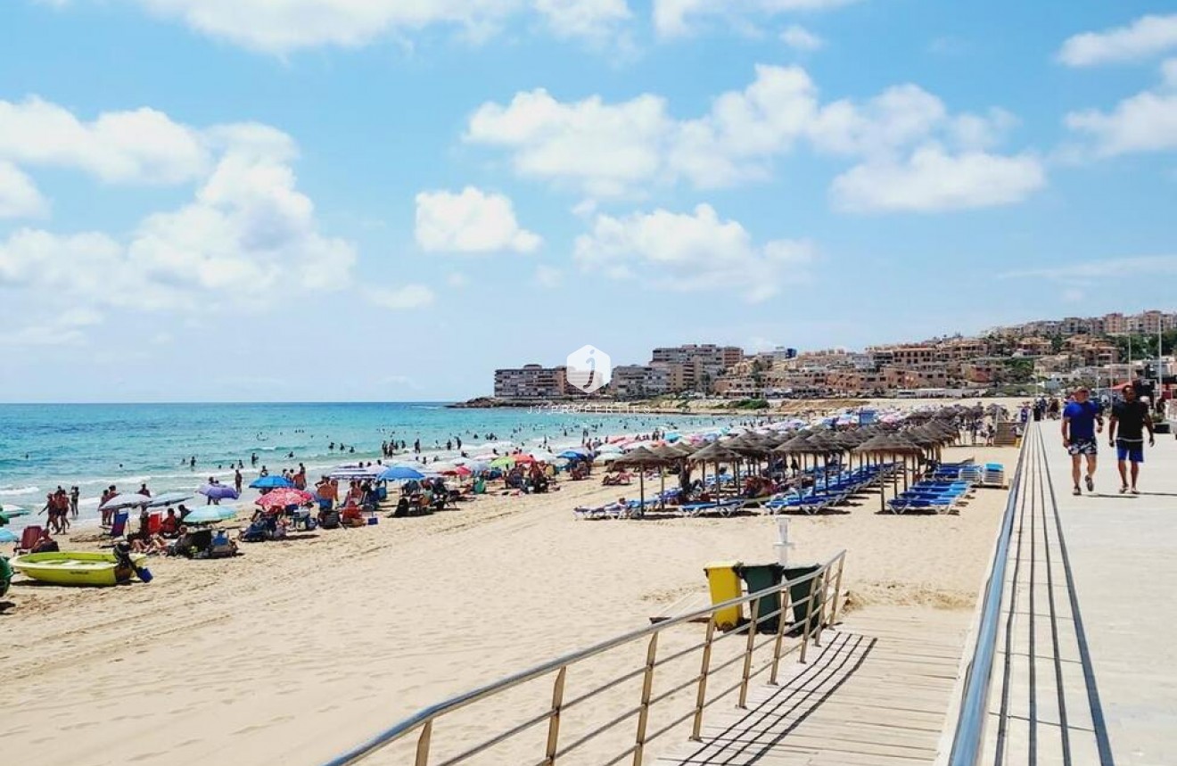 Segunda mano - Apartamento / piso -
Torrevieja - La Mata