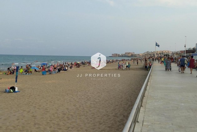 Segunda mano - Apartamento / piso -
Torrevieja - La Mata
