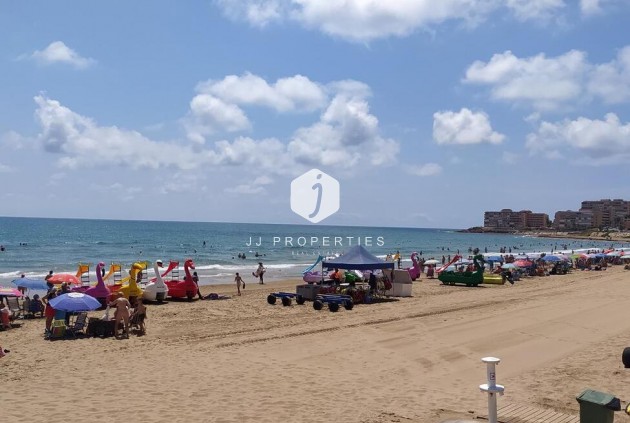 Segunda mano - Apartamento / piso -
Torrevieja - La Mata