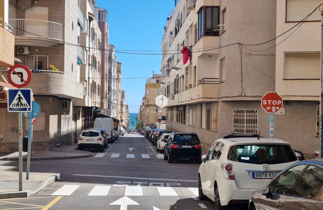 D'occasion - Appartement -
Torrevieja - Habaneras