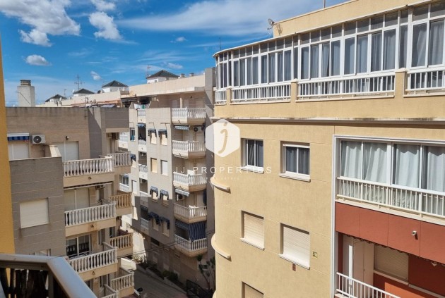 D'occasion - Appartement -
Torrevieja - Habaneras