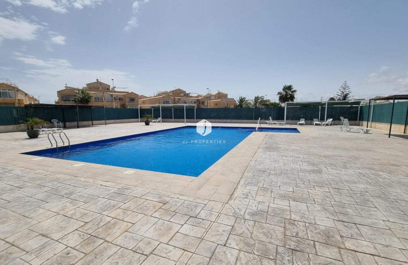 Tweedehands - Bungalow -
Torrevieja - La Siesta - El Salado - Torreta