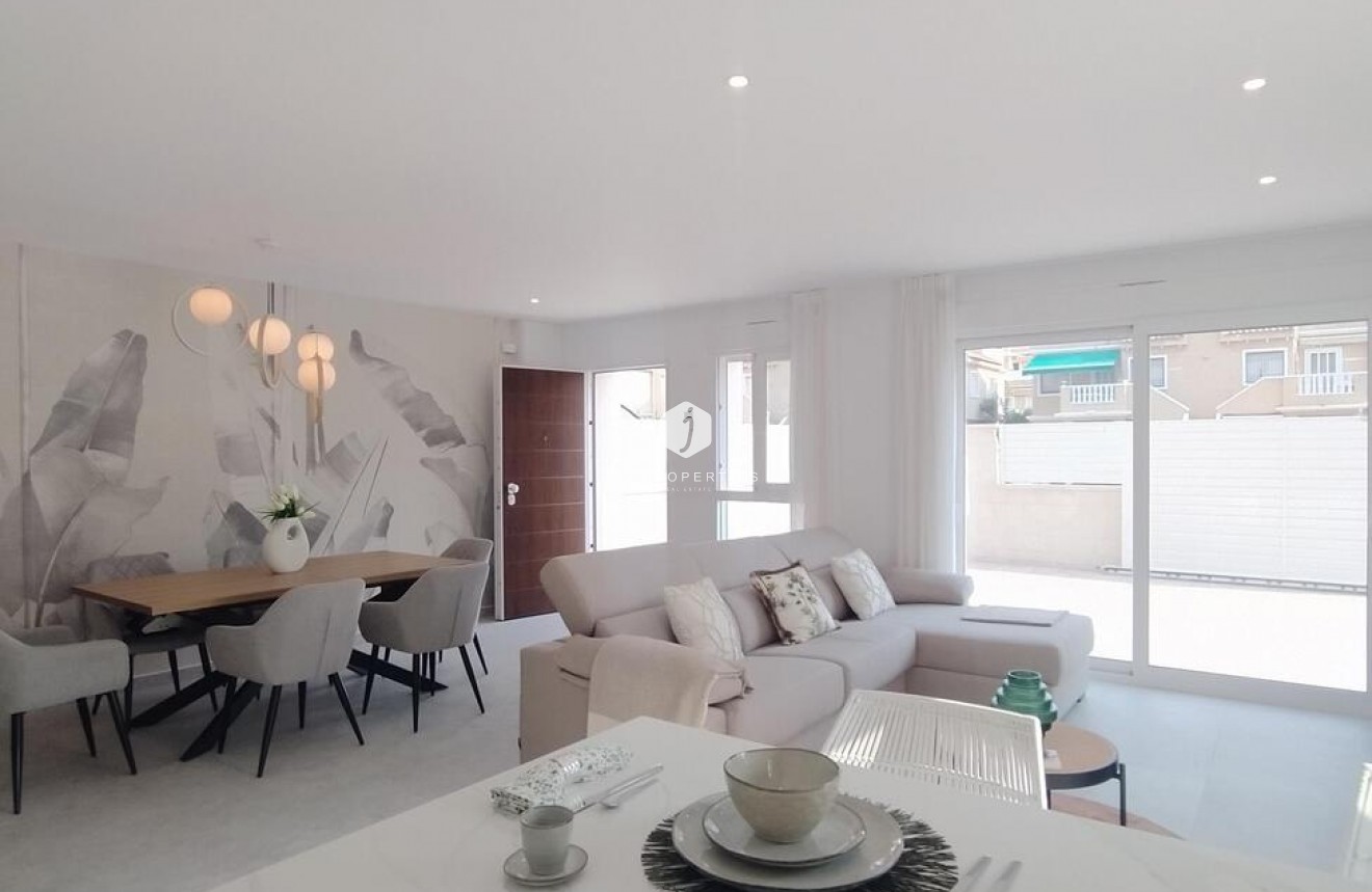 Segunda mano - Apartamento / piso -
Torrevieja - Torreblanca