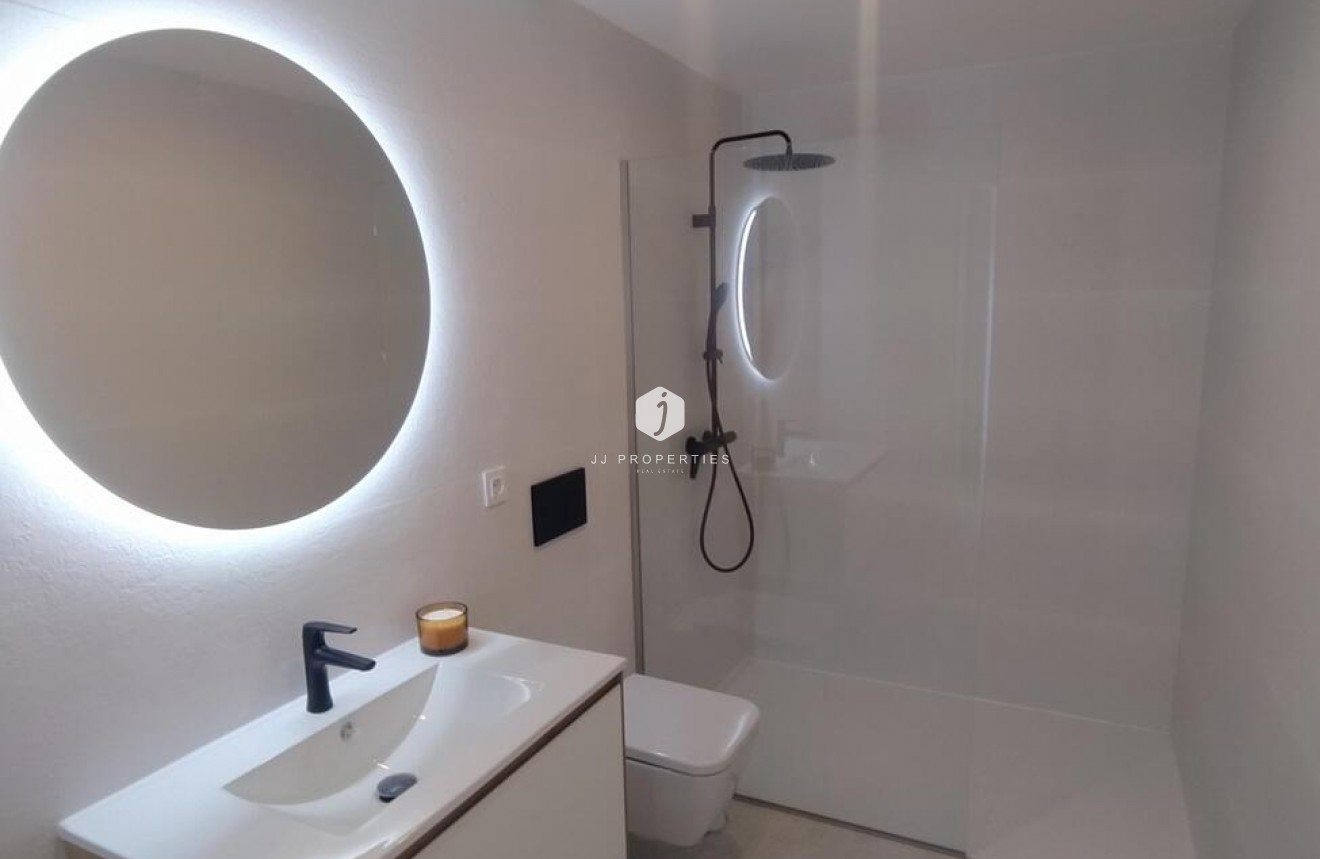 Segunda mano - Apartamento / piso -
Torrevieja - Torreblanca