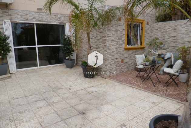 Segunda mano - Villa -
Playa Flamenca - Costa Blanca