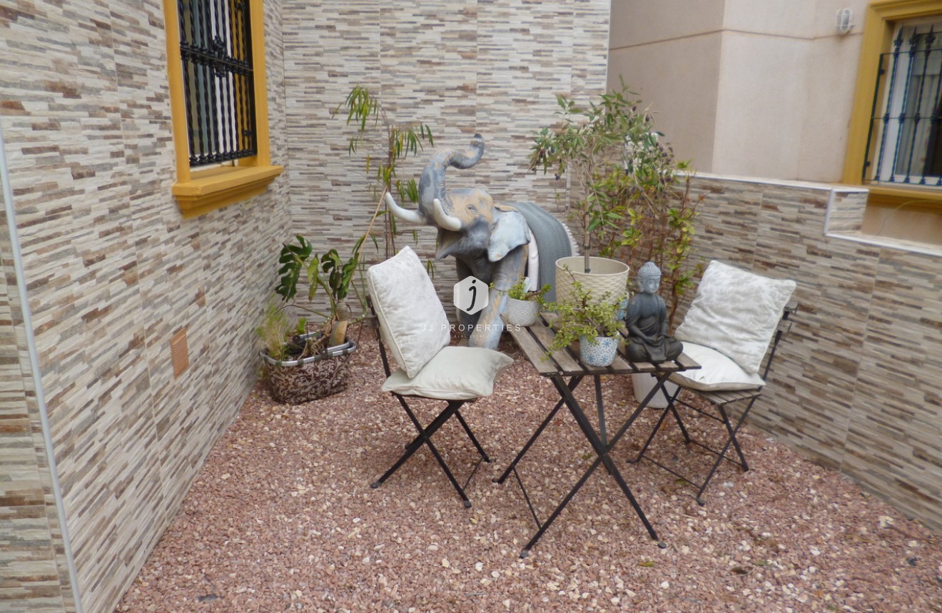 Segunda mano - Villa -
Playa Flamenca - Costa Blanca