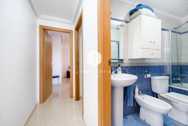 Z drugiej ręki - Daszek -
Torrevieja