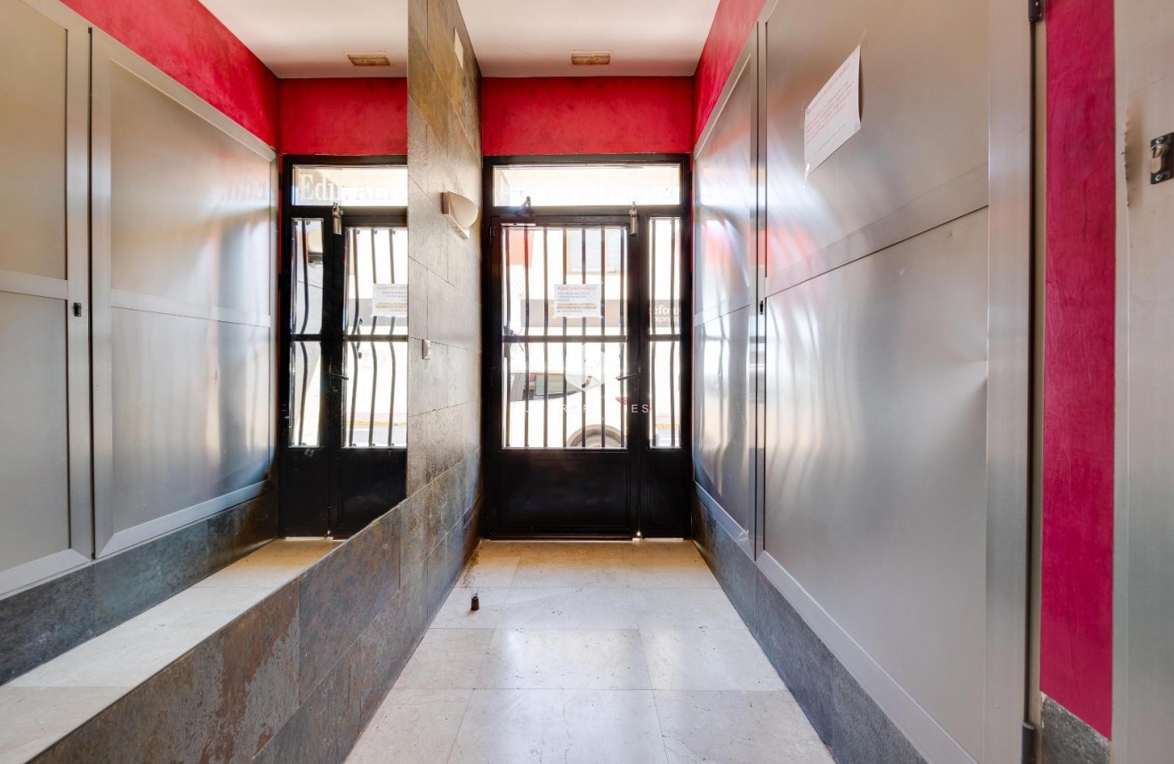 Z drugiej ręki - Daszek -
Torrevieja