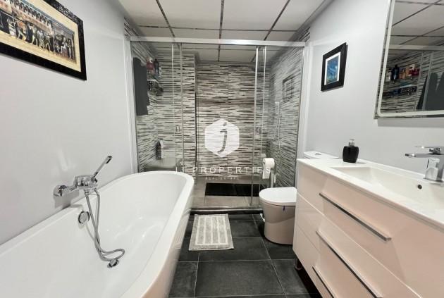 Segunda mano - Apartamento / piso -
Torrevieja - Playa del Cura