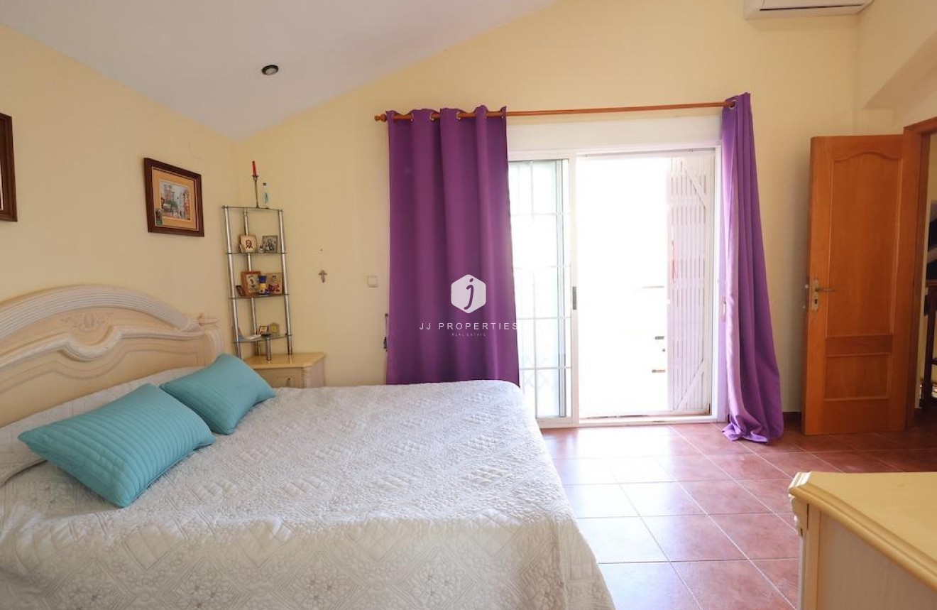 Aus zweiter Hand - Villa -
Orihuela Costa - Costa Blanca