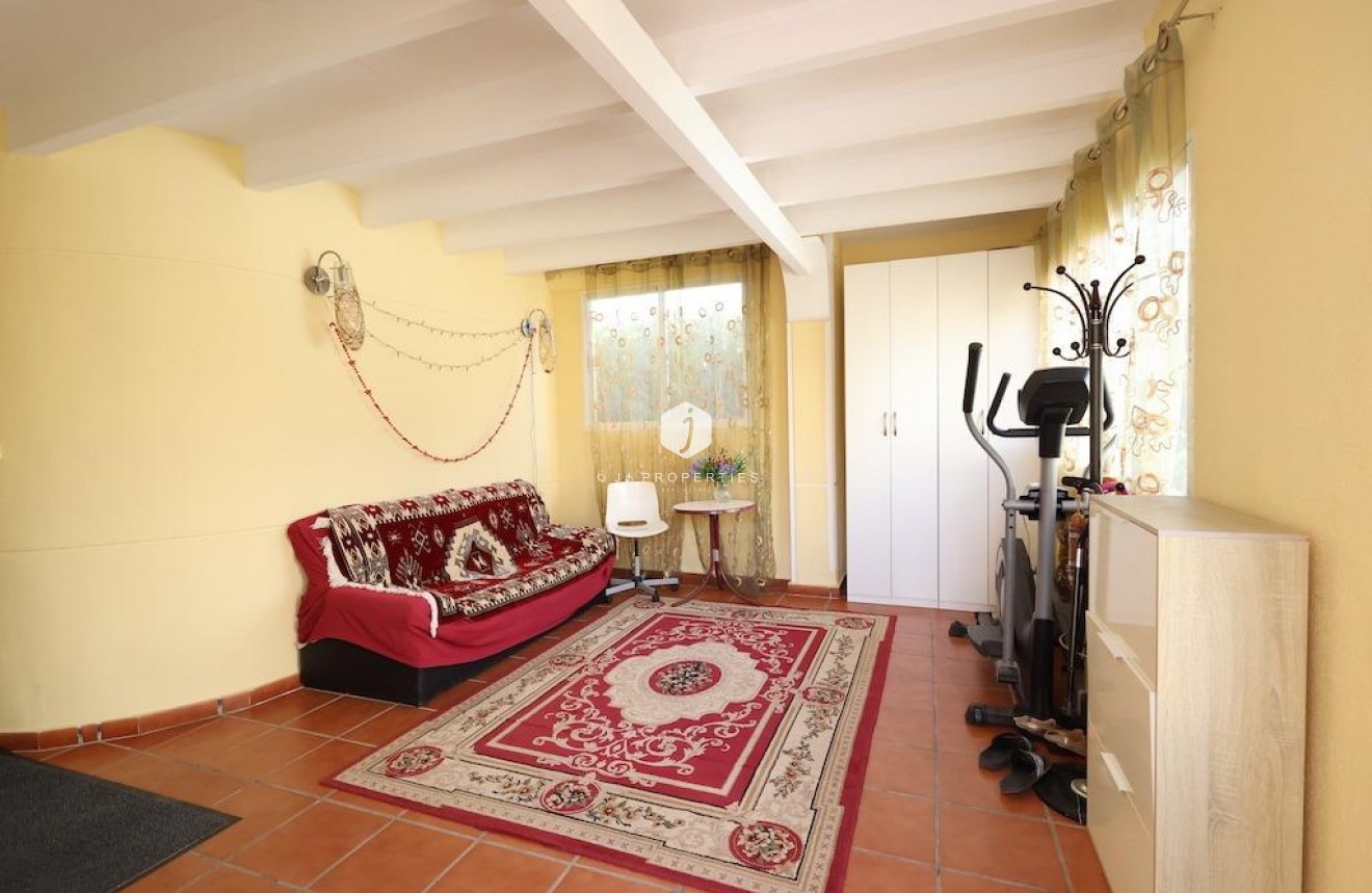 Aus zweiter Hand - Villa -
Orihuela Costa - Costa Blanca