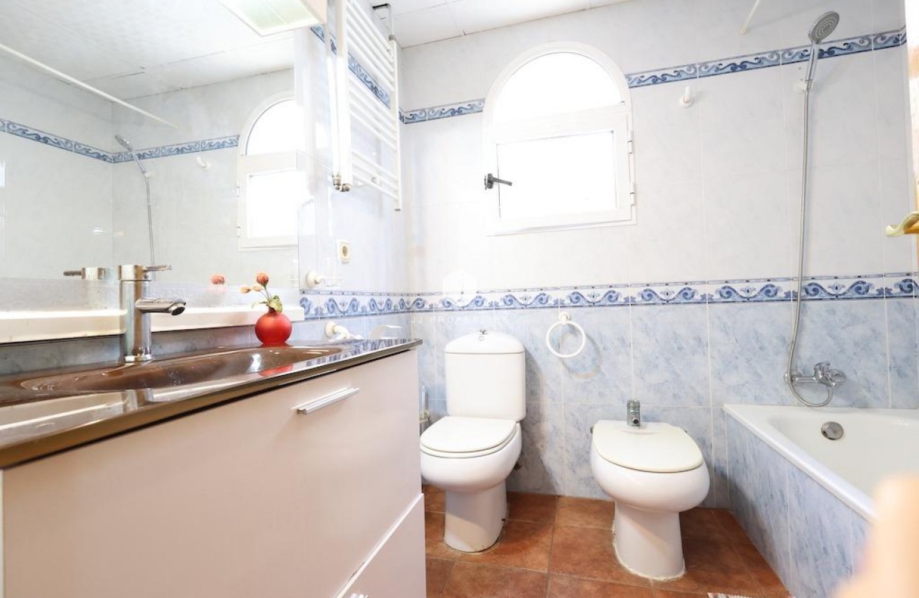 Aus zweiter Hand - Villa -
Orihuela Costa - Costa Blanca