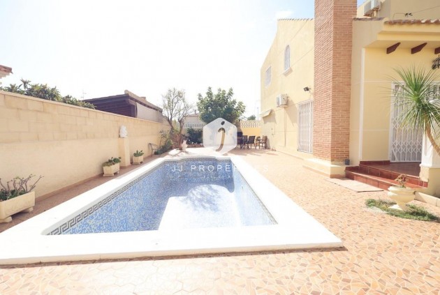 Aus zweiter Hand - Villa -
Orihuela Costa - Costa Blanca