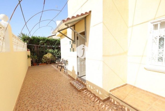 Aus zweiter Hand - Villa -
Orihuela Costa - Costa Blanca