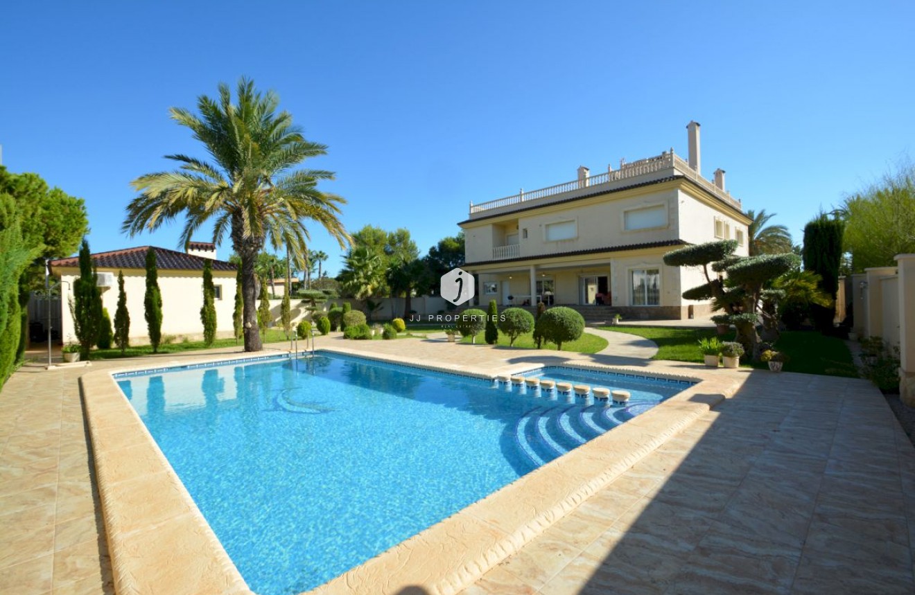 Aus zweiter Hand - Villa -
Orihuela Costa - Costa Blanca