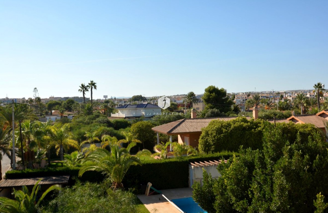 Aus zweiter Hand - Villa -
Orihuela Costa - Costa Blanca